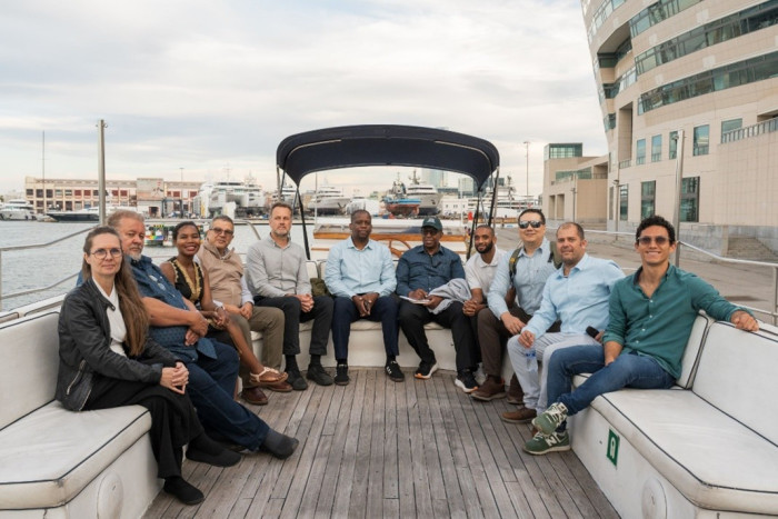 Foto grupal en un yate