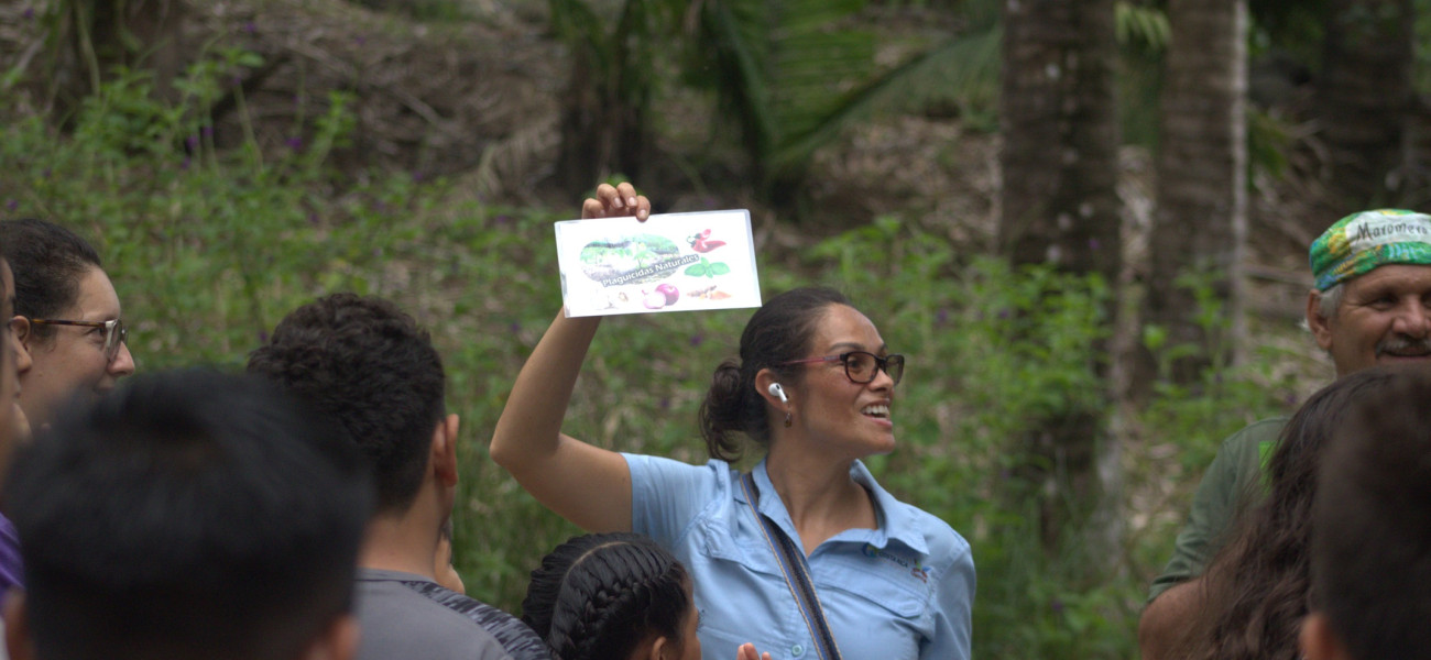 Comunidades del Corredor Biológico Peninsular en la Península de Nicoya se reúnen para fortalecer la gestión basada en la conservación de los insectos polinizadores. 